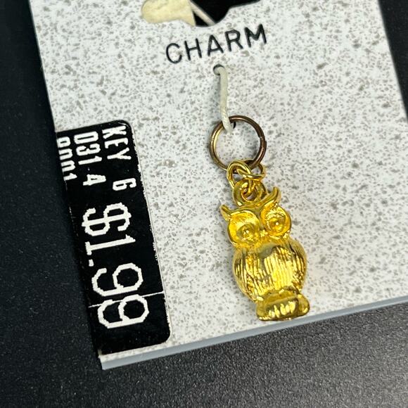 Vintage IMPULSE Gold Tone Owl Charm - Picture 1 of 5